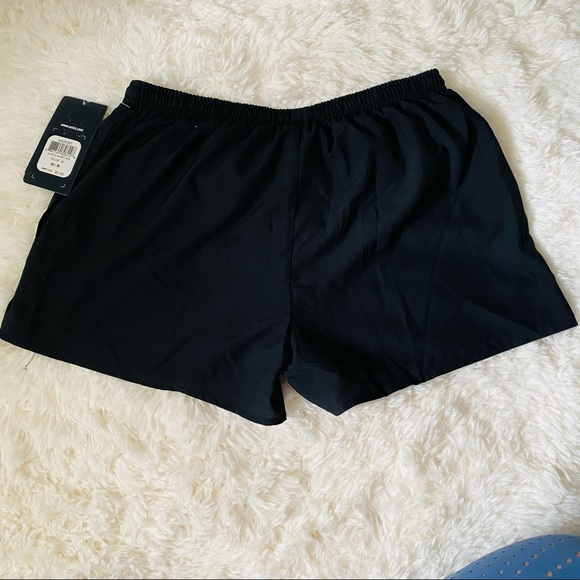 ASICS running shorts Size M - Picture 3 of 4